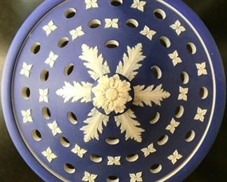 Detail
Wedgwood
Neoclassical potpourri
dark blue jasperware 
19th c
9.25” h x 13” w x 9” d
SOLD
