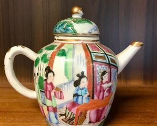 18th/19th c Chinese Export 
porcelain teapot with lid
2 small chips to rim
4.75” h

$300

