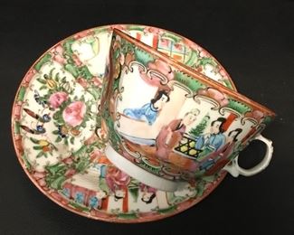 1 of pair
Pair early 20th c Chinese Export Rose Medallion porcelain cup & saucers 

$250