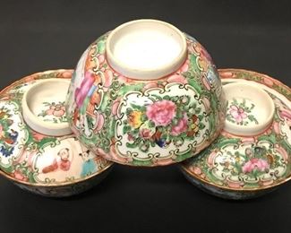 19th c Chinese Export 
Rose Medallion porcelain rice bowls 
3 bowls with 2 lids, as is

$500
