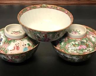 19th c Chinese Export 
Rose Medallion porcelain rice bowls 
3 bowls with 2 lids, as is

$500
