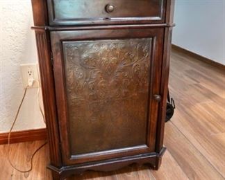 Side Table w/nice detail design on door face