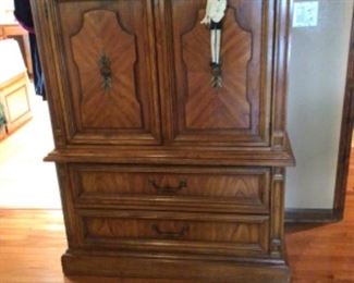 Large Chest (Dixie furniture)