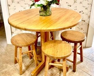 Contemporary Oak Kitchen Table/Chairs