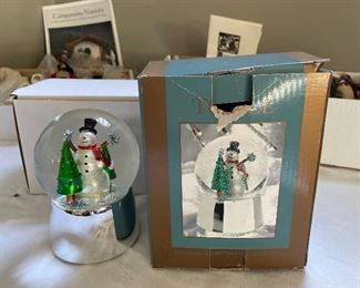 Towle snow globe
