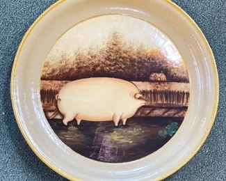 Round Pig-Themed Tray.