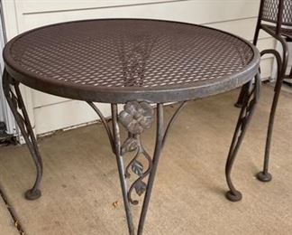 Vintage Woodard Cocktail Table.