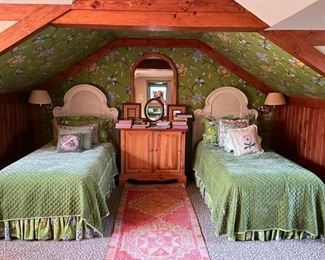 Pair of Twin Mattresses Sets.