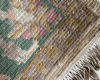 Vintage Area Rug. Measures 4' x 6'. Photo 2 of 2.