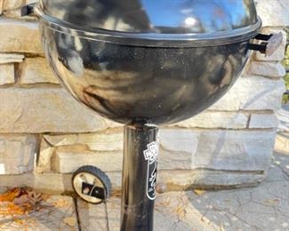 Kettle Grill. Photo 1 of 2.