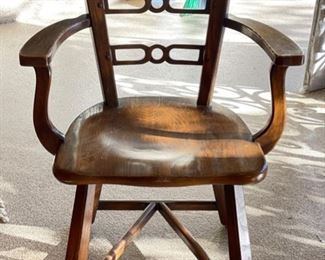 Viking Oak Equestrian Chair. Photo 1 of 4.