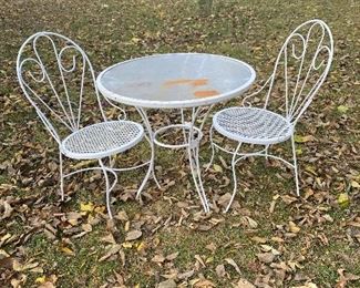 Parlor Table & 2 Chairs