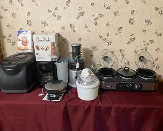 Hamilton Beach Bread Maker, Chocolate Fountain, Waffle Maker, Pampered Chef Ice Cream Maker, Juicer, Buffet Warmer