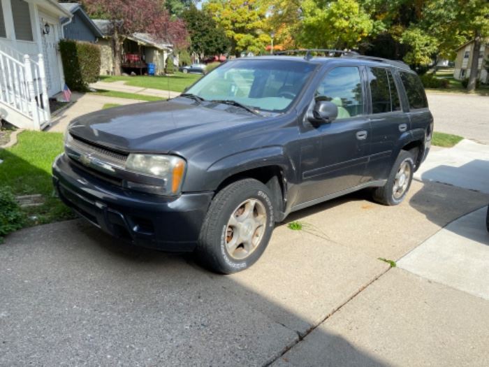 2007 4x4 Chevy Trailblazer $2,200.00 New Battery 