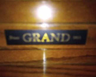 The L as bel on Th he Piano,