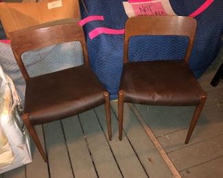 There are 6 of these chairs 