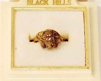 Black Hills 10kt and 12 kt tri-color gold ring. 