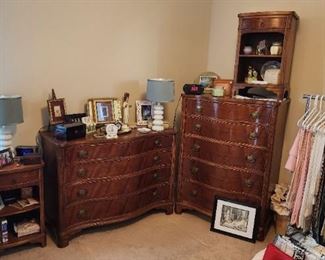 Beautiful vintage bedroom set: 5 drawer tall dresser, 4 drawer short dresser, 2 night stands