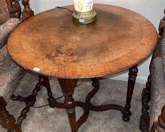 ACCENT TABLE