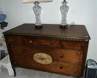 ANTIQUE DRESSER, LAMPS
