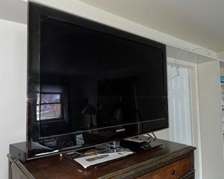 FLATSCREEN TV