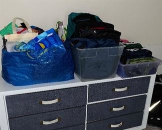 DRESSER, TOTE BAGS