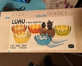 New In Box!! 60's LUAU Glass Serving Bowl w/Fork & Spoon-- Beautiful "SUNSET" Color