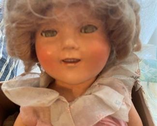 IDEAL Toy, Shirley Temple Doll w/Lots of Extra Clothes!  Fine Condition!!