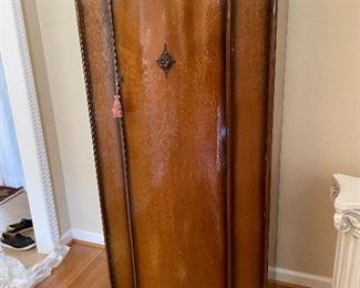 #4 Art Deco Wardrobe - 30x16x63 $ 200.00