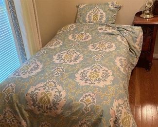 #21 Stern and Foster Twin Bed Frame - Mattress and Boxspring $ 125.00