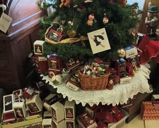 New inbox Hallmark ornaments