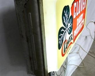 VIEW 4 SIDE CLOVER SIGN/CLOCK