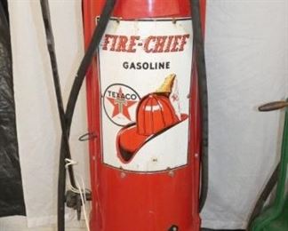 VIEW 5 TEXACO VISABLE GAS PUMP