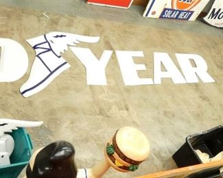 VIEW 3 W/ GOODYEAR SHOE/WING