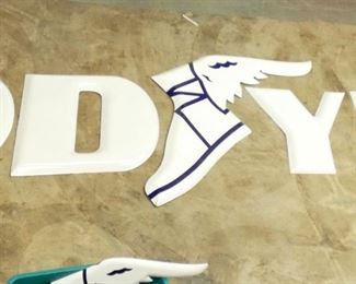 VIEW 4 PORC. GOODYEAR LETTER SIGN
