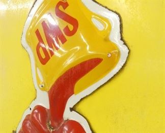 VIEW 7 CLOSEUP W/ EMB. PAINT CAN