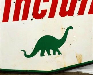 VIEW 3 CLOSEUP W/ DINO