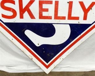 VIEW 5 CLOSEUP PORC. SKELLY 68IN