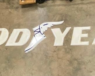 PORC. GOODYEAR LETTER SIGN