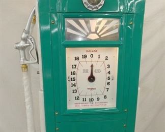 VIEW 4 SINCLAIR WAYNE PUMP W/CLOCKFACE 