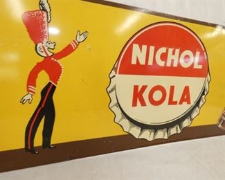 VIEW 4 LEFT SIDE W/DRUM MAJOR 