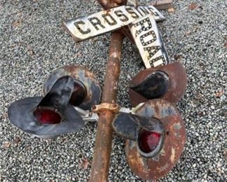 VIEW 2 CLOSEUP RR CROSSING