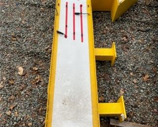 EARLY DINER NEON ARROW SIGN