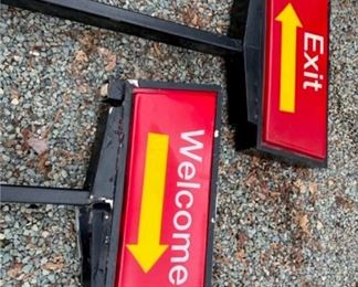 VIEW 2 CLOSEUP SIGNS