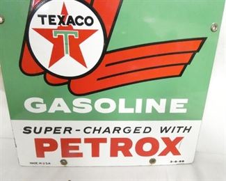 VIEW 3 PORC. TEXACO GASOLILNE PETROX