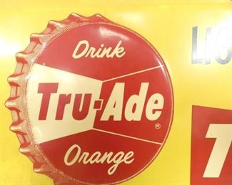 VIEW 4 CLOSEUP EMB. TRU ADE CAP