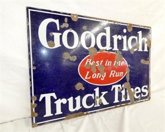 VIEW 3 SIDE 2 PORC. GOODRICH TRUCK TIRES