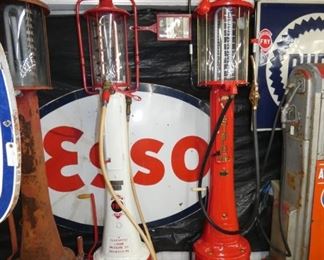 VIEW 2 CLOSEUP VISIBLE PUMPS