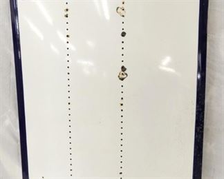 VIEW 4 PORC. 32X51 GREASE GUN DISPLAY