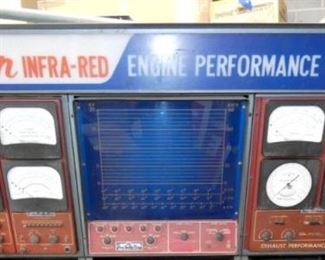 VIEW 2 CLOSEUP ENGINE TESTER